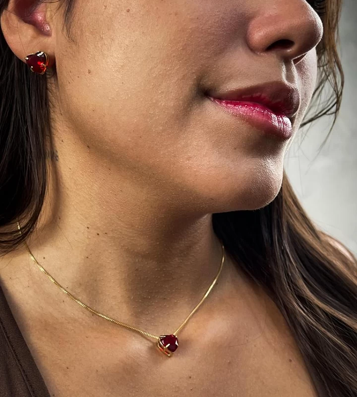Colar Feminino Veneziana com Pedra Vermelha