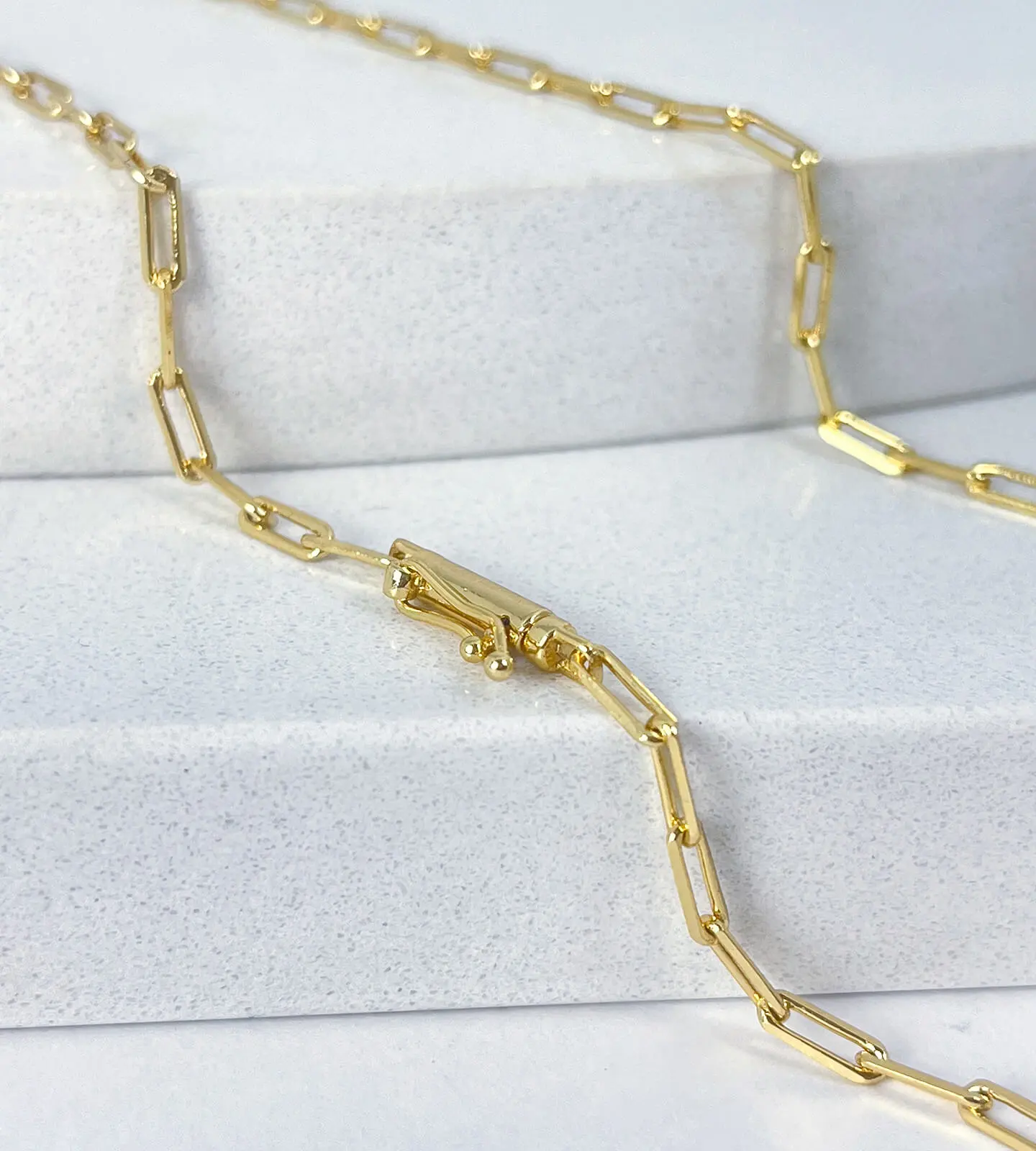 Corrente Cadeado Alongado 3mm + Crucifixo Estampado Com Cristo